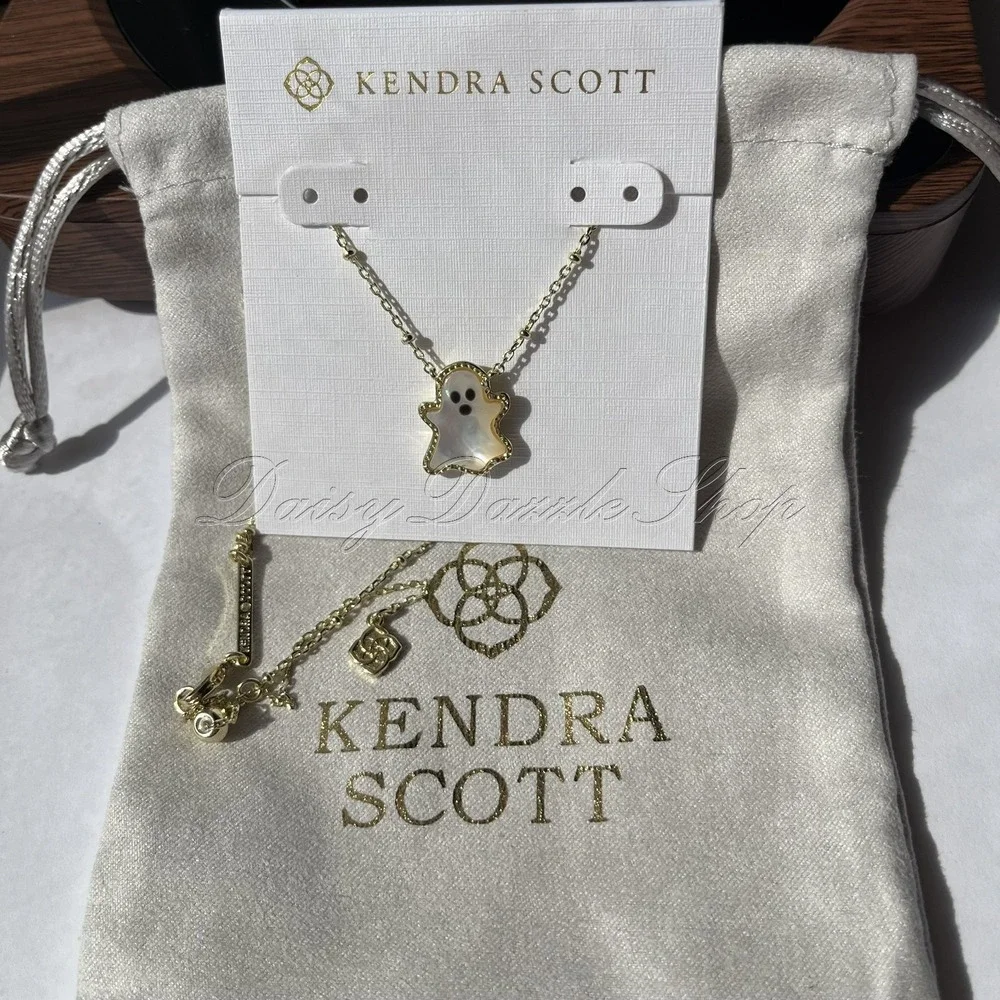 👻New Kendra Scott Mother of Pearl Ghost Reversible Gold Plated Necklace👻
